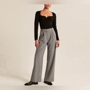 NWT - A&F Sloane Tailored Wide Leg Pants in Dark Grey - Size L (Short)